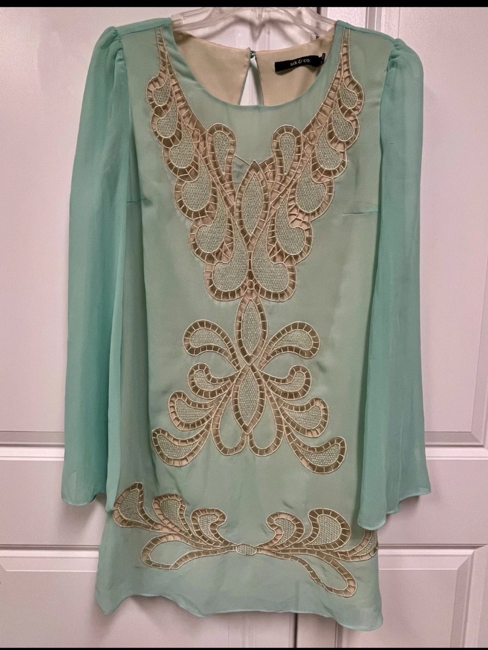 Beautiful Ark & Co Light Blue w beige Details Cocktail Dress Size Medium